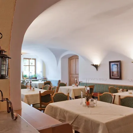 Zum Braeu Hotell 3*